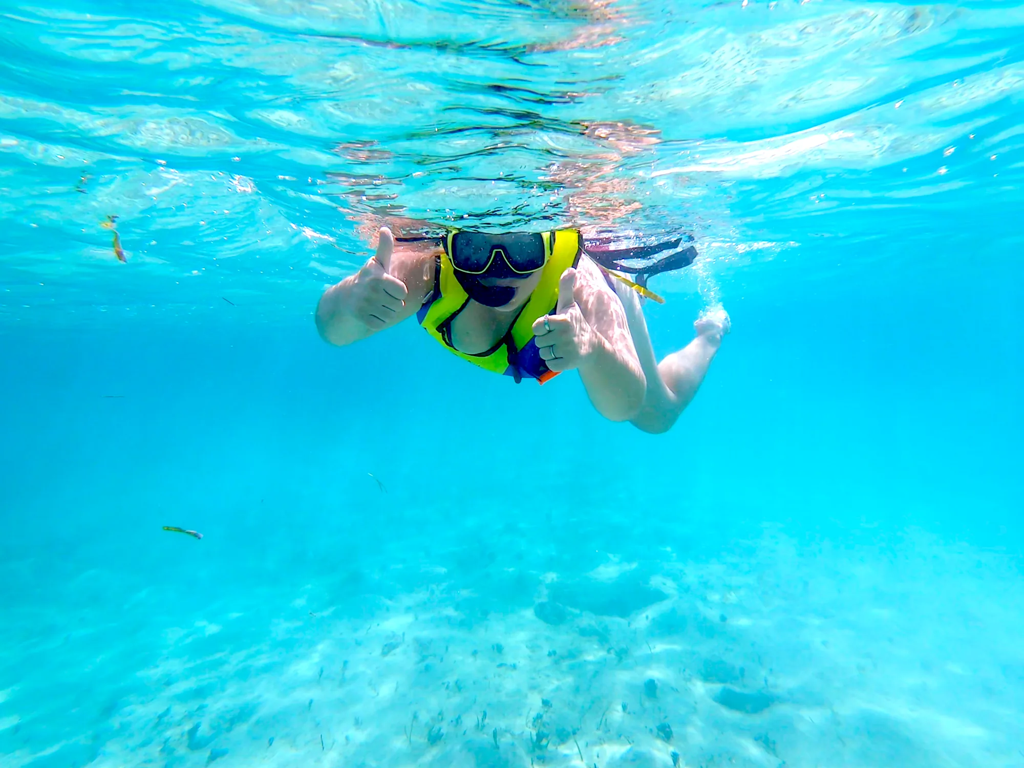 Mask, snorkel and fins set